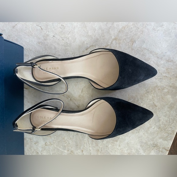 Cole Haan black leather & suede flats. - Picture 4 of 7